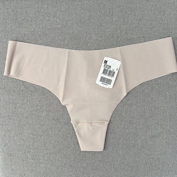 LEONISA Brasilera Invisible Thong Panty Seamless Cheeky Beige 012720 - Picture 6 of 8